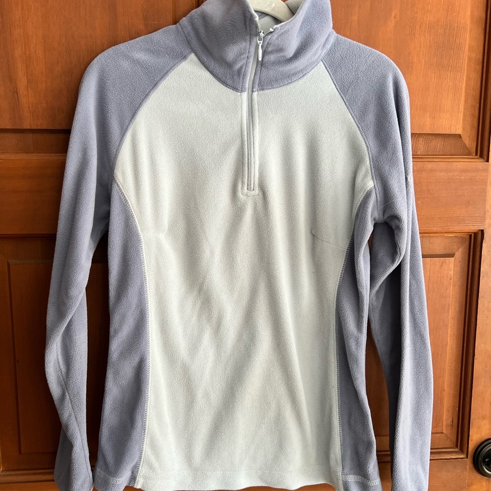Columbia women’s size small lightweight fleece. Color bluish purplish grey
